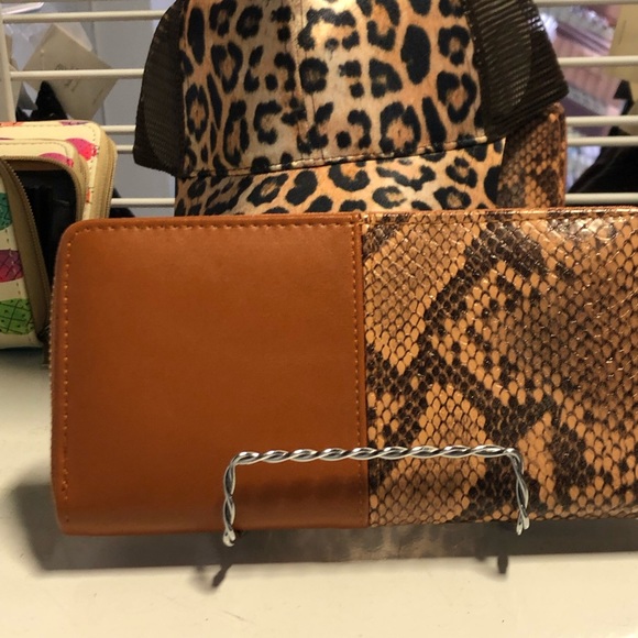 Wallet - Picture 4 of 11